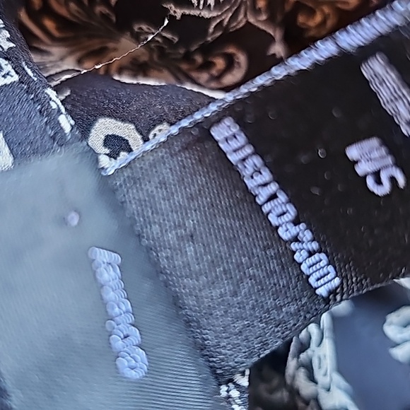 Her Universe Disney The Haunted Mansion Wallpaper Hi-Low Woven Button-Up sz S - Picture 9 of 10